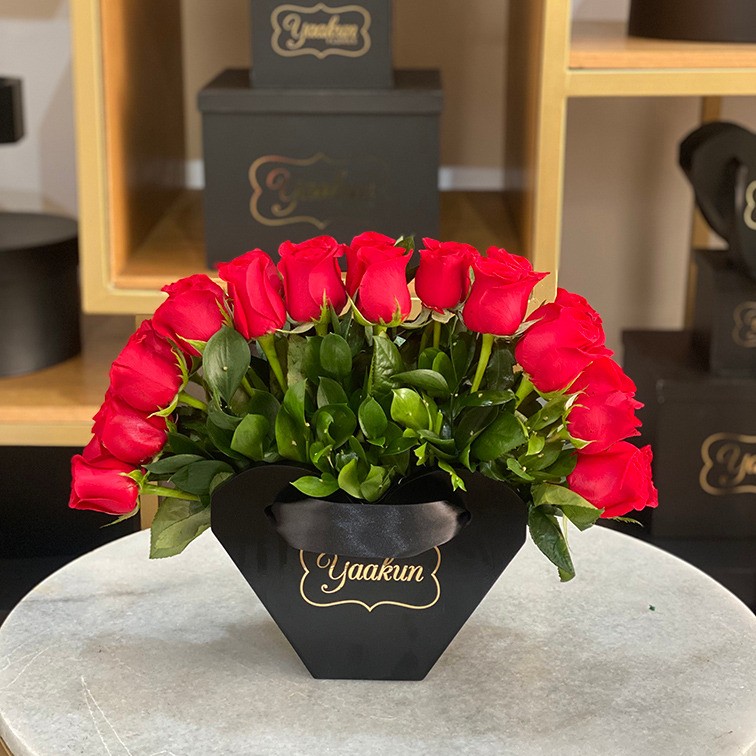 Cajas Corazón con Rosas, Chocolates & Flores, Florería en Guadalajara