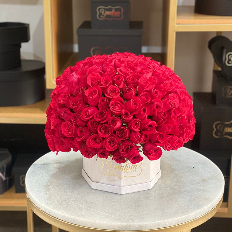 Flores & Rosas en Cajas Octagonales | Florería en Guadalajara | Yaakun  Flores