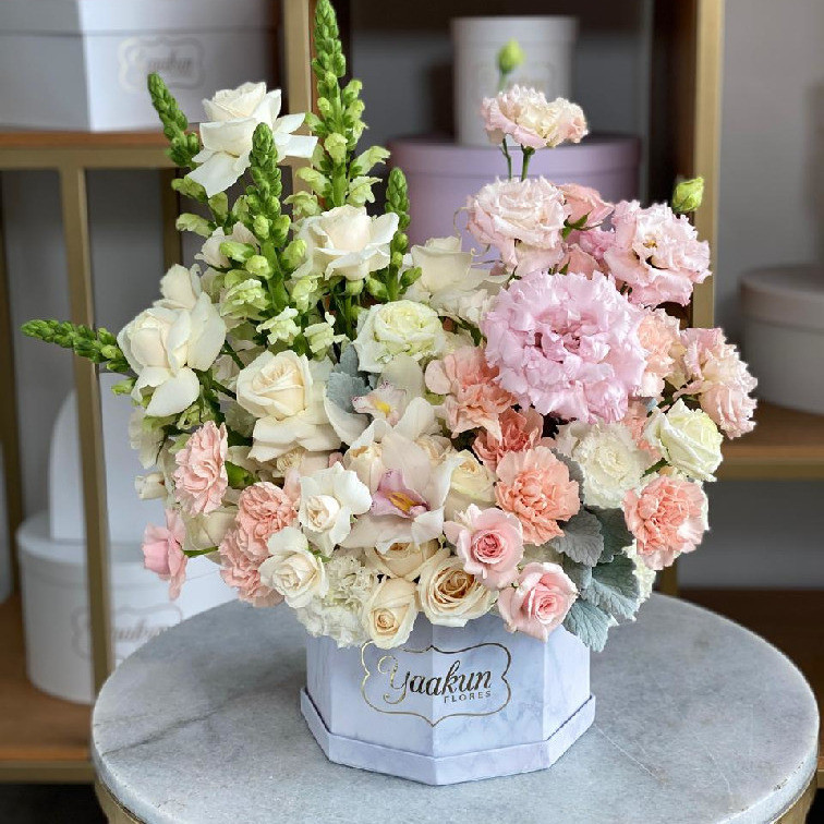 Caja octagonal blanca white & pink