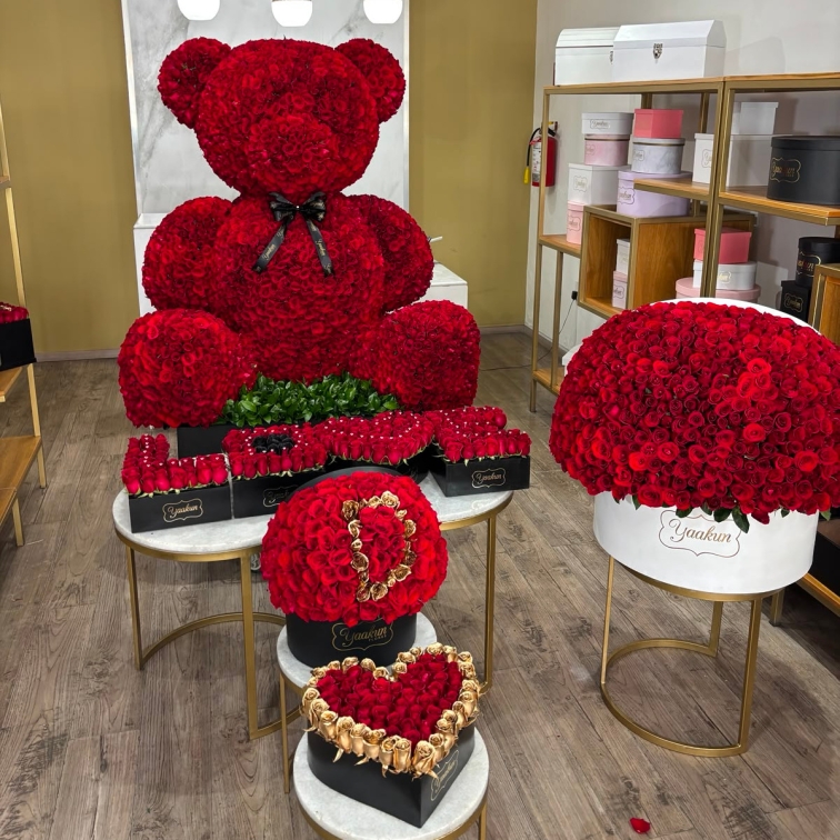 Conjunto oso de 3500 rosas love