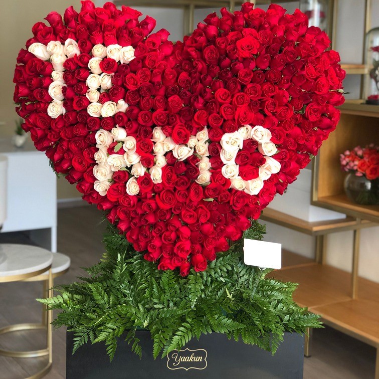Corazón de 400 rosas parado corazón te amo | Yaakun Flores