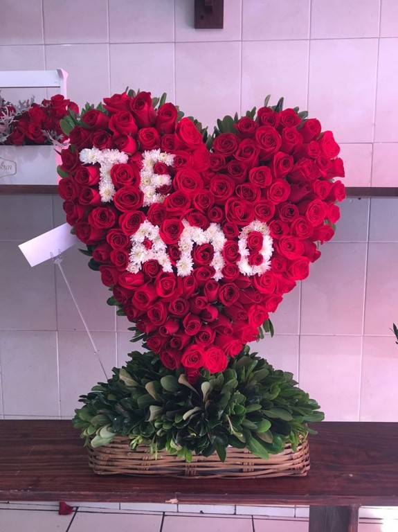 Corazón de 150 rosas en canasta corazón te amo - Yaakun Flores