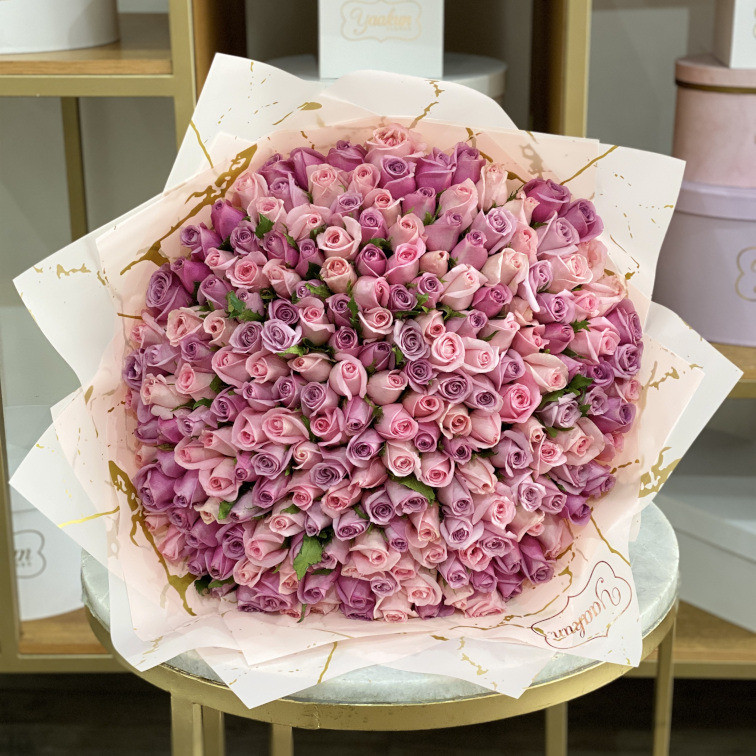 Maxi ramo de 250 rosas sweet y papel coreano