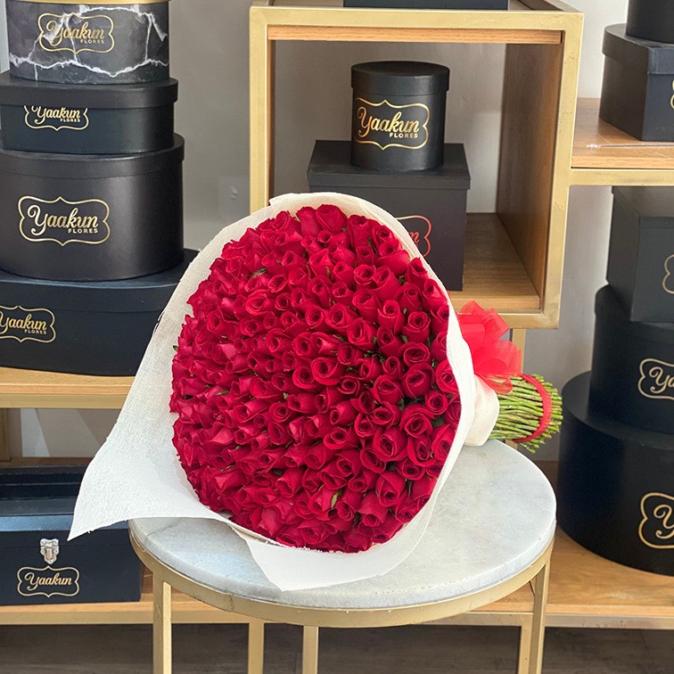 Ramo de 200 rosas rojas amor mio | Yaakun Flores